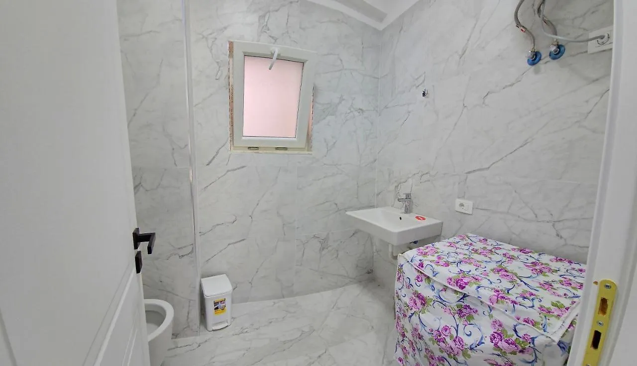 טיראנה Super Apartment אלבניה